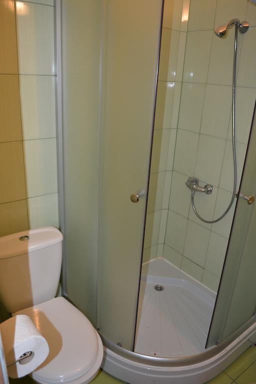 Отель Viesu Nams Klanas Энгурес Номер фото